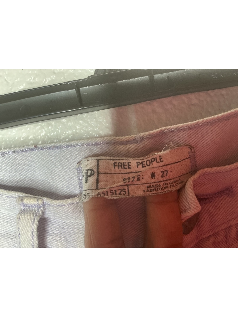 < Free People Lilac Cut-Off Mid Rise Shorts Size 27” > - Picture 2 of 3